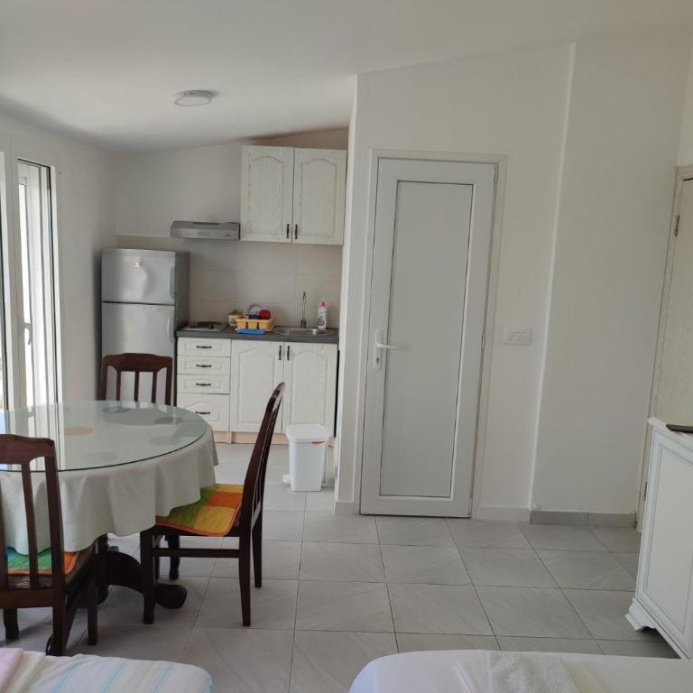 Apartments Stevanovic - Studio - 6
