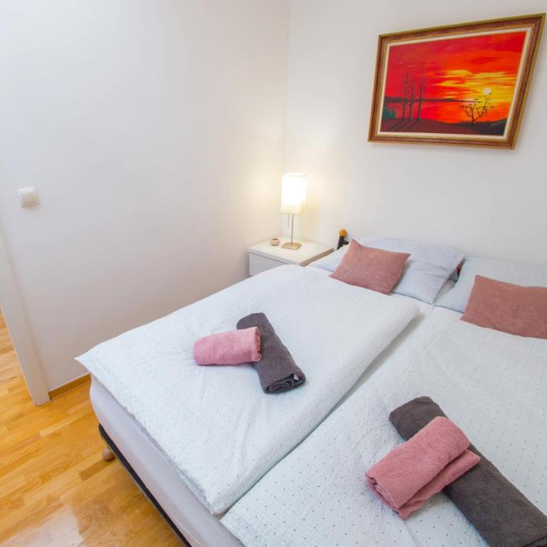 City Delight Apartment - One-Bedroom Apartment - 17