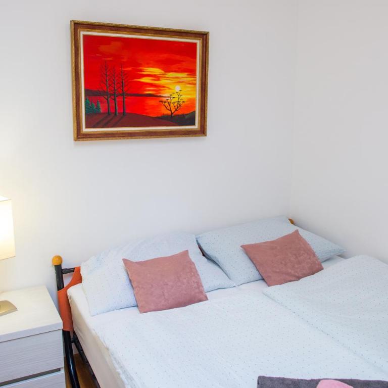 City Delight Apartment - One-Bedroom Apartment - 25