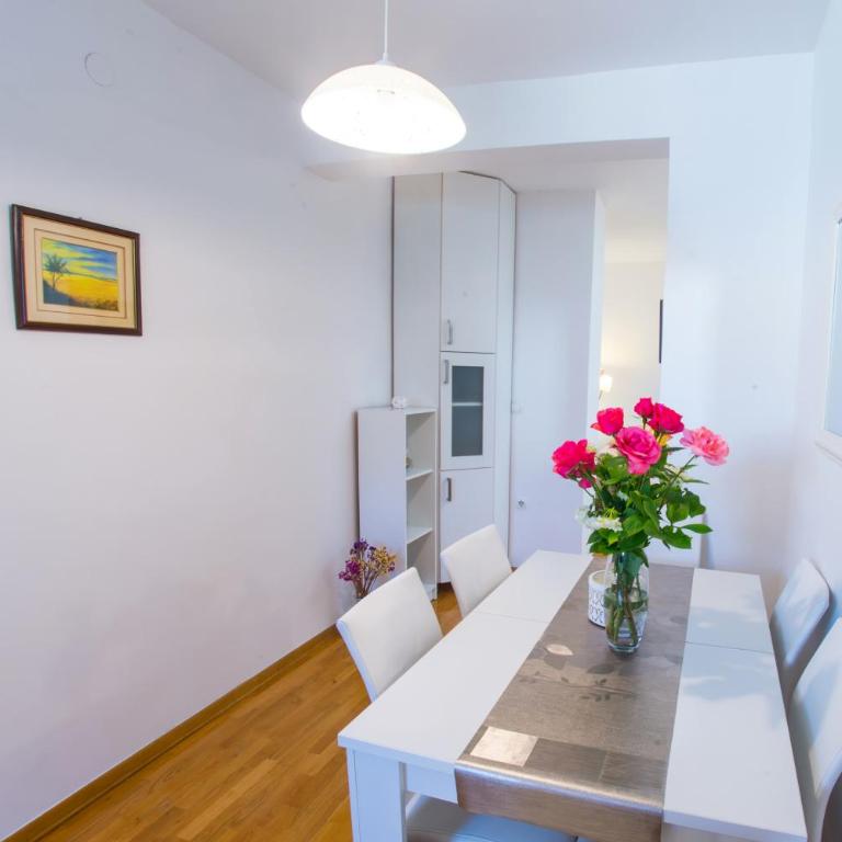 City Delight Apartment - One-Bedroom Apartment - 22