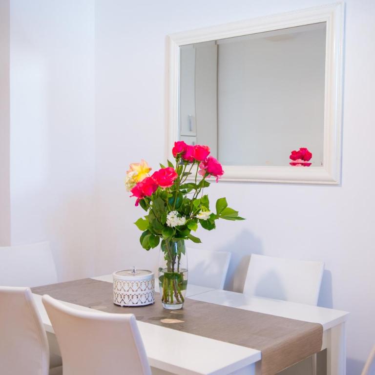 City Delight Apartment - One-Bedroom Apartment - 27