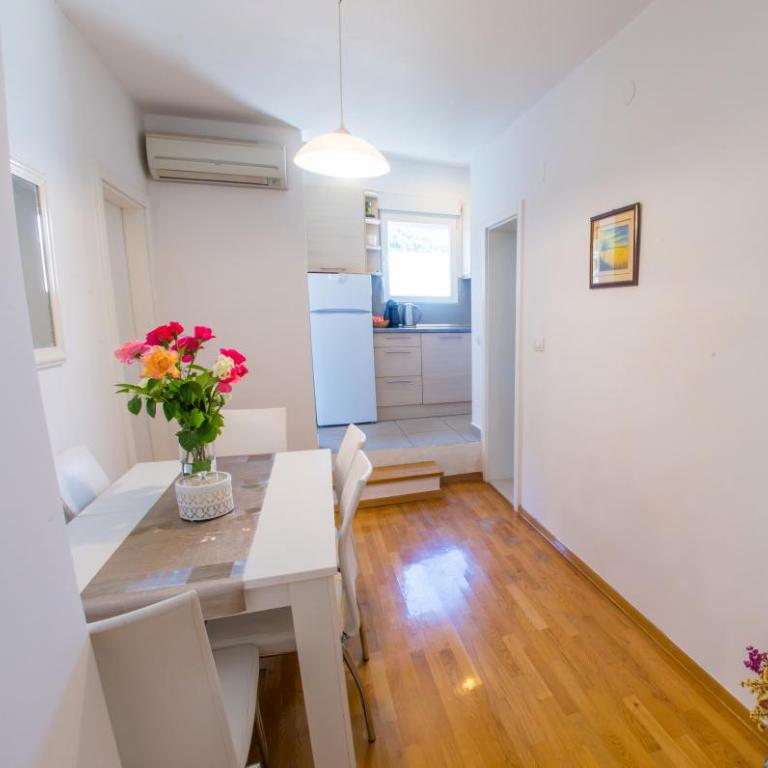 City Delight Apartment - One-Bedroom Apartment - 18