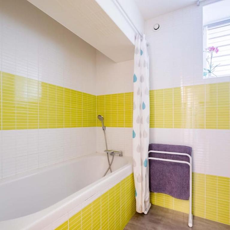 Apt T5 rénové avec bureau jardin et parking en centre ville - Apartment - 37