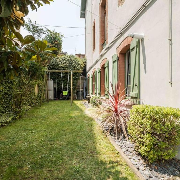 Apt T5 rénové avec bureau jardin et parking en centre ville - Apartment - 46