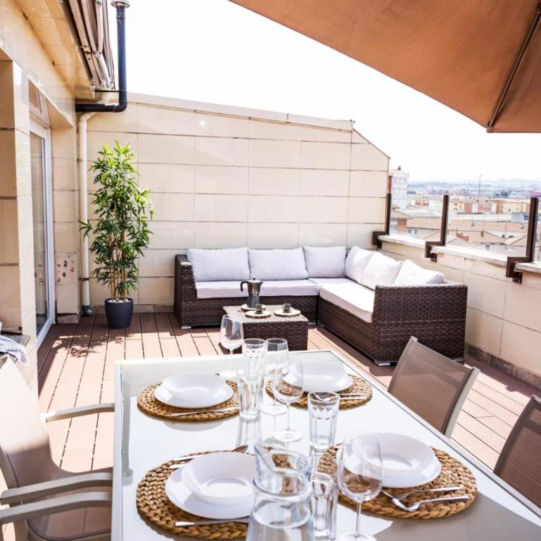 Lujoso ático entre 2 playas con garaje, terraza, vistas y wifi - Apartamento de 2 dormitorios - 1