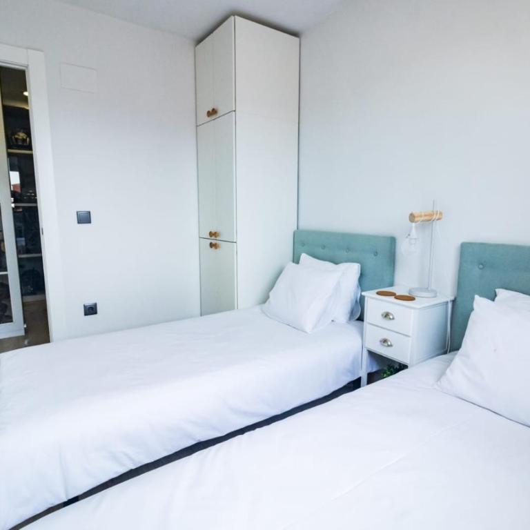 Lujoso ático entre 2 playas con garaje, terraza, vistas y wifi - Apartamento de 2 dormitorios - 26