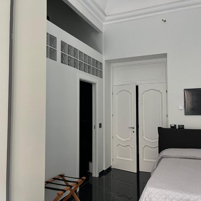 La Dimora di Donna Claudia - King Room with Balcony - 2