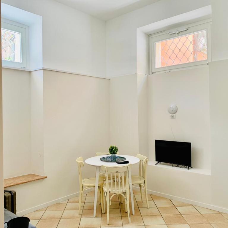 Eccelso Suites - Camera Matrimoniale Budget - 10