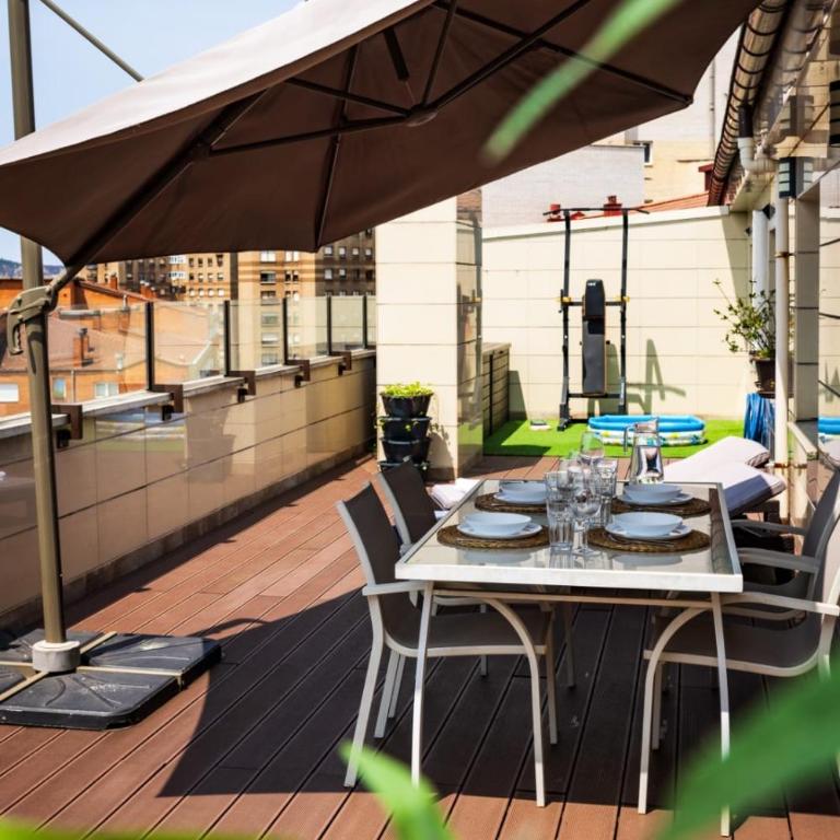 Lujoso ático entre 2 playas con garaje, terraza, vistas y wifi - Apartamento de 2 dormitorios - 30