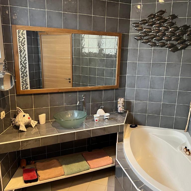 SETE BELLE MAISON DE VILLE 121 m2 A 2 mn DE LA PLAGE et SPA - Apartment mit 3 Schlafzimmern - 21