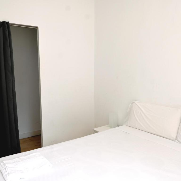 Homenfun Barcelona Gracia - Two-Bedroom Apartment - 11