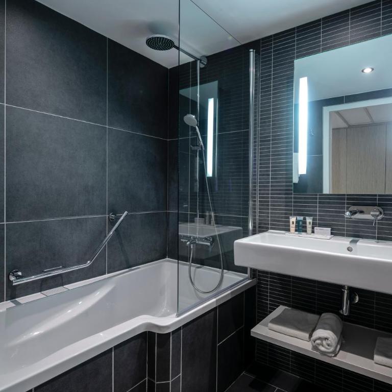 Thalazur Cabourg - Hôtel & Spa - Chambre Double Deluxe - Vue Latérale sur Mer - 1