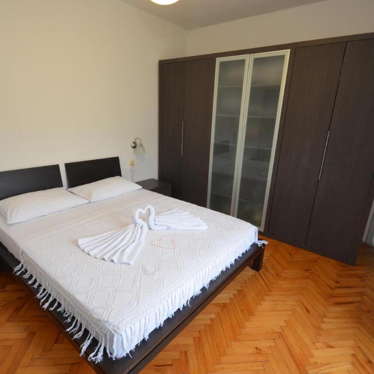 Apartments Ivetić - Double Room with Balcony - 4
