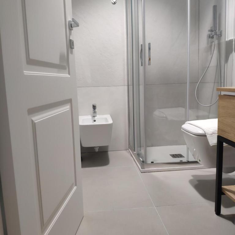 Relaxing Retreat in Trieste - Two-Bedroom Apartment - 20
