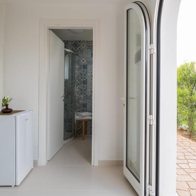 VACANZE VISTA MARE - Deluxe Double Room with Sea View - 14
