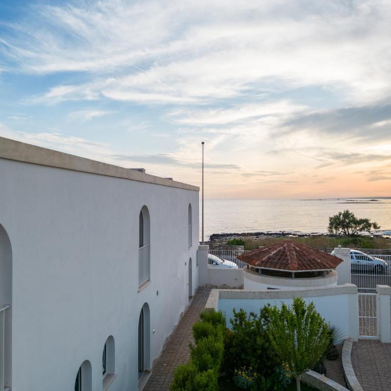 VACANZE VISTA MARE - Deluxe Double Room with Sea View - 2