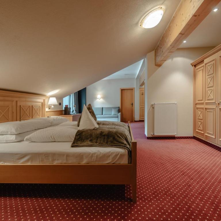Hotel Alpenrose - Triple Room with Balcony - 2