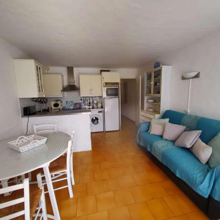 Charmant T2 climatisé à 30m de la mer, capacité 6 pers - FR-1-607-84 - Appartement (6 Adultes) - 15