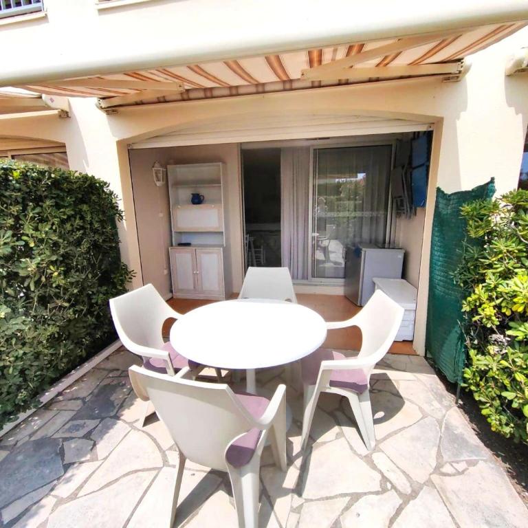 Charmant T2 climatisé à 30m de la mer, capacité 6 pers - FR-1-607-84 - Appartement (6 Adultes) - 27
