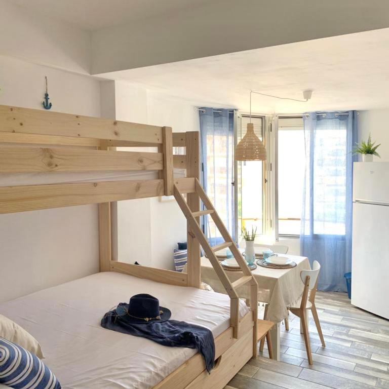 APARTBEACH LA BRISA y FRENTE PLAYA - Apartment - 6