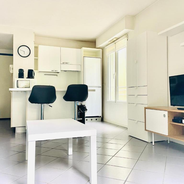 Studio plage parking et proche vieil antibes - Studio - 8