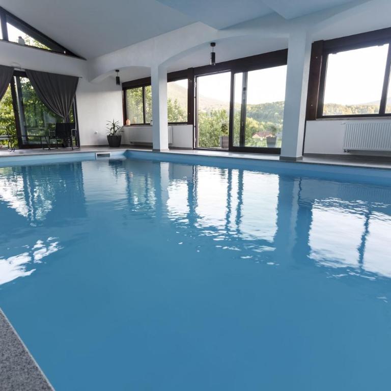 R&J's Home - Villa with Private Pool - 8
