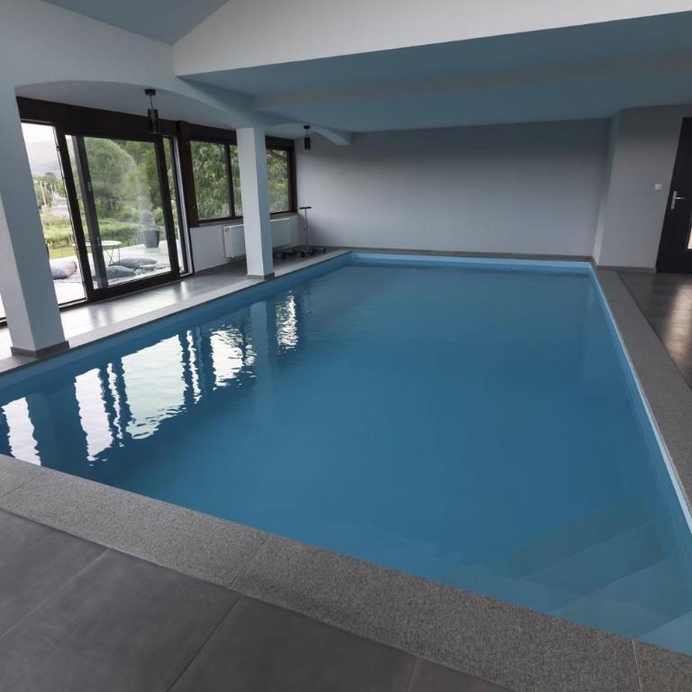 R&J's Home - Villa with Private Pool - 59