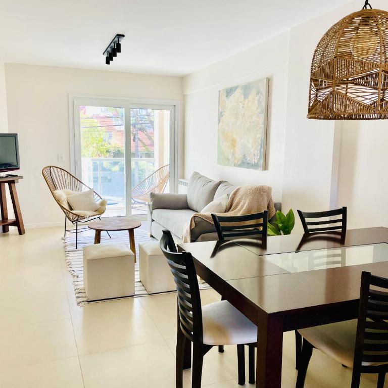 Check and Home - San Lorenzo - 2 Huéspedes con Pileta y Cochera - One-Bedroom Apartment - 1