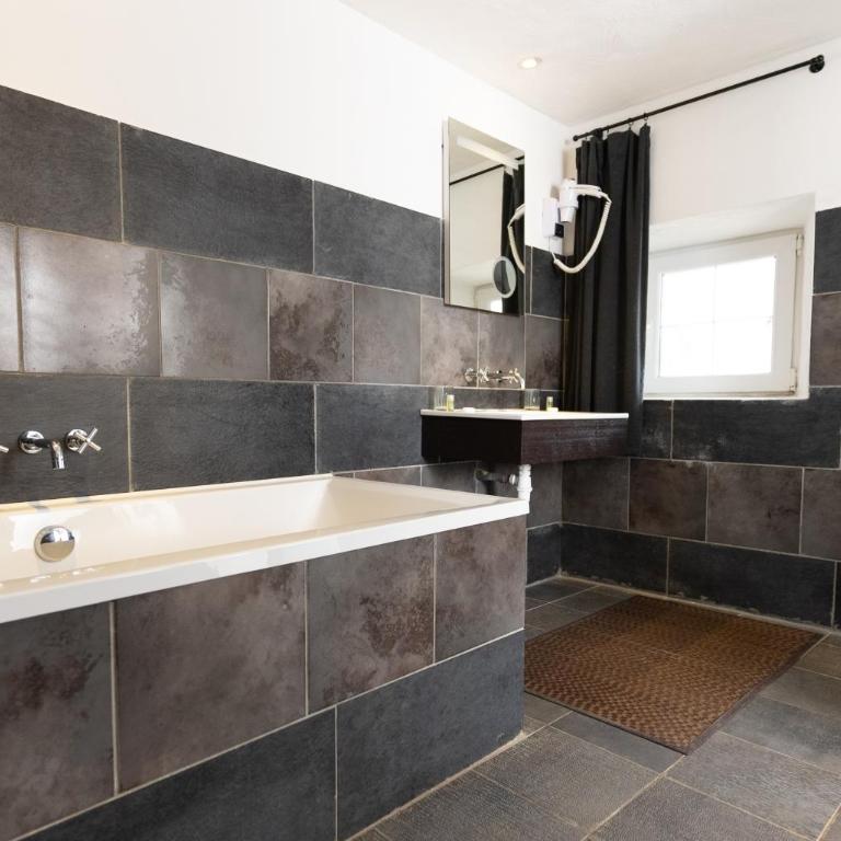 Auberge De La Poulcière - Suite Supérieure Lit King-Size - 9