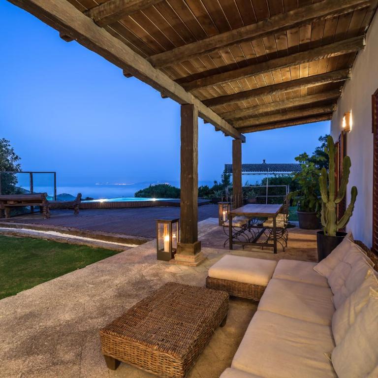 Livingtarifa - Casa Los Helechos - Villa con piscina privada - 2