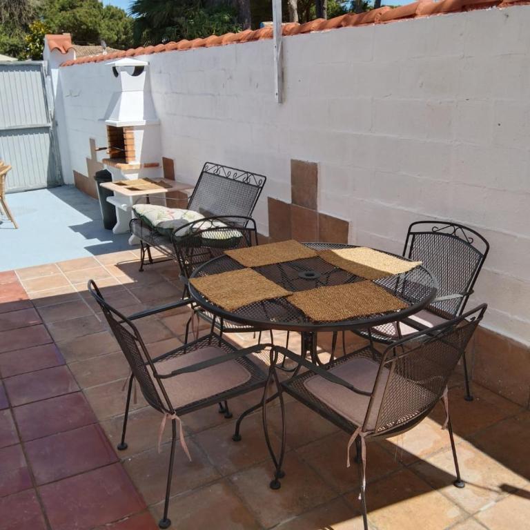 Chalet Aquí No Es - Casa - 4