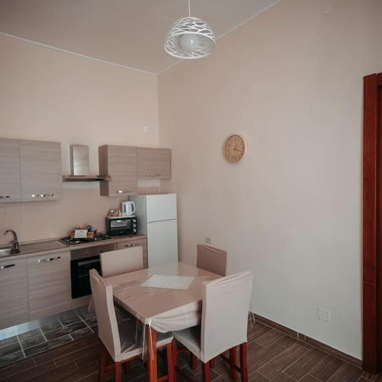 Historical Center Valery Sweet House - One-Bedroom Apartment - 6