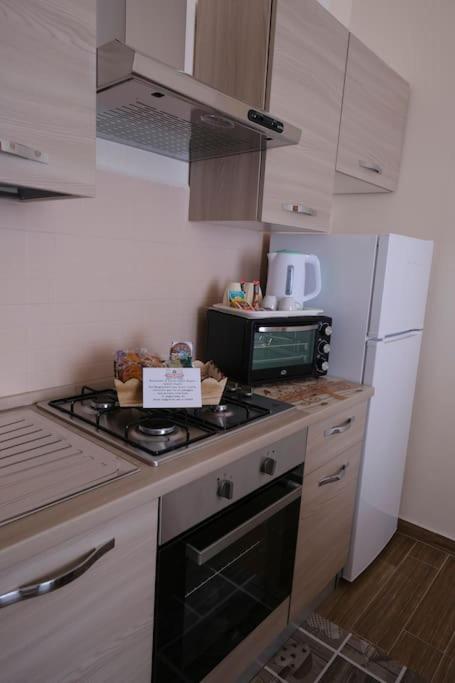 Historical Center Valery Sweet House - One-Bedroom Apartment - 8