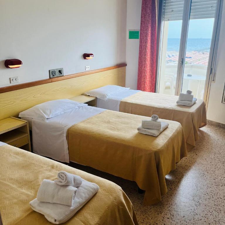 Hotel Columbia Frontemare - Camera Tripla con Vista Mare Frontale - 4