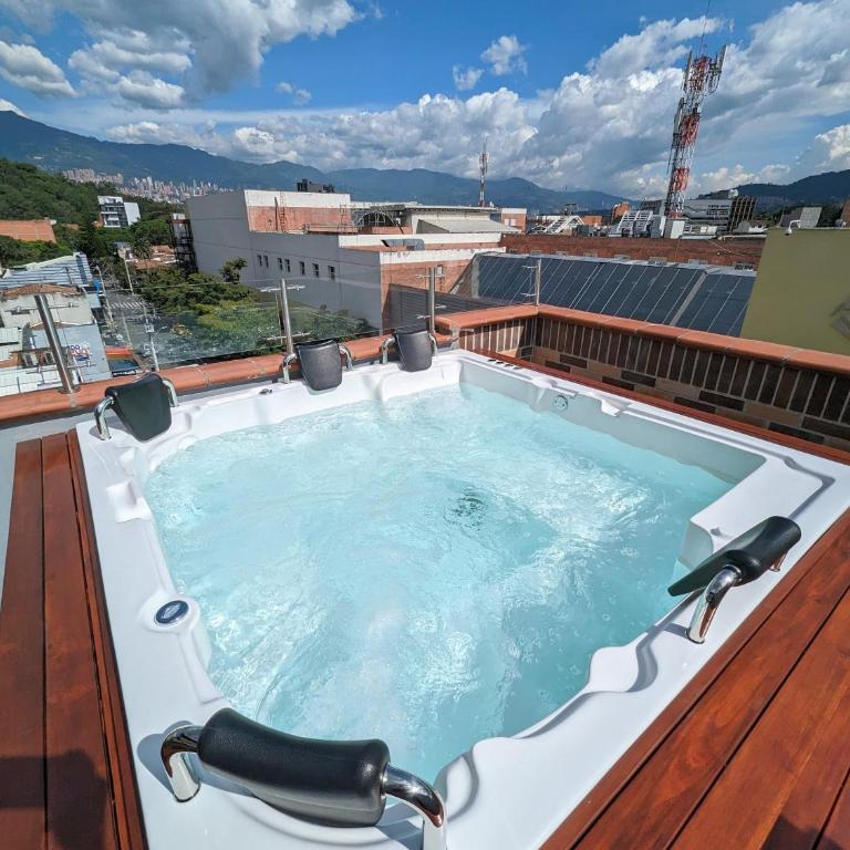 Welcome to Medellin! - Rooftop - Jacuzzi - Wifi - Laureles - Estadio - Apartamento de 1 dormitorio - 5