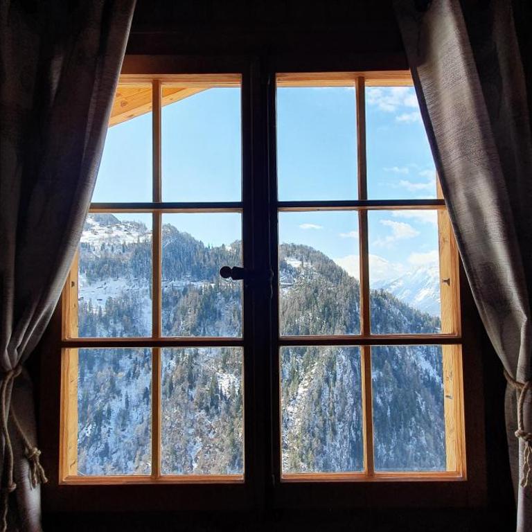 Auberge le Mont-Gelé - Zweibettzimmer mit Bergblick - 4
