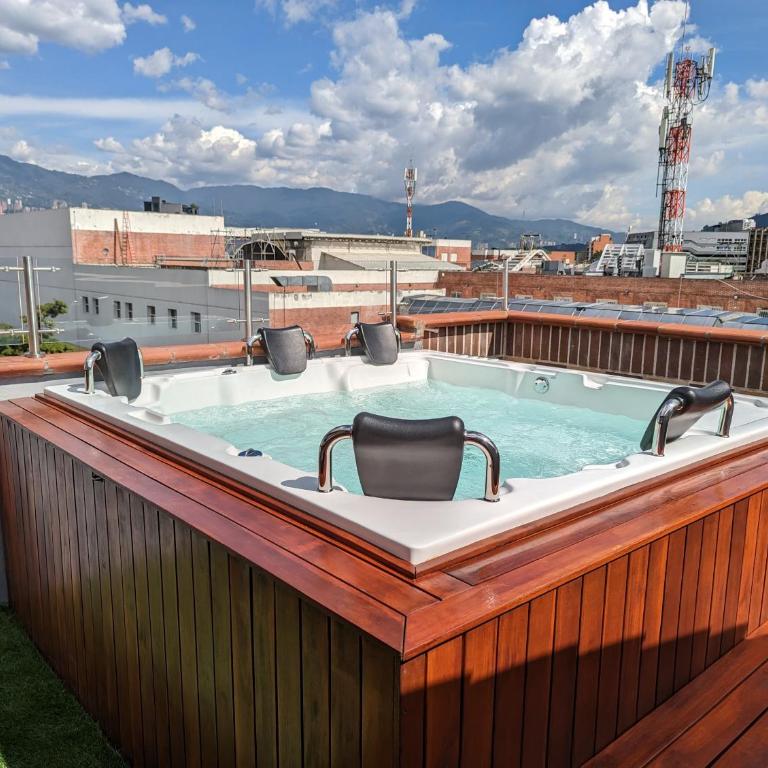 Welcome to Medellin! - Rooftop - Jacuzzi - Wifi - Laureles - Estadio - Apartamento de 1 dormitorio - 49
