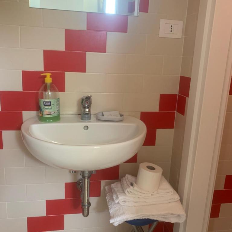 Affittacamere LA CONTESSA - Camera Singola con Bagno Privato - 3