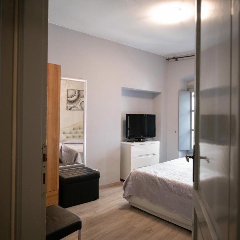 Alessi Appartamenti - Appartamento con 1 Camera da Letto con Balcone e Vista Città - 13