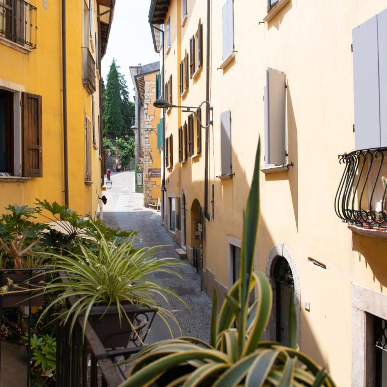 Alessi Appartamenti - Appartamento con 1 Camera da Letto con Balcone e Vista Città - 1