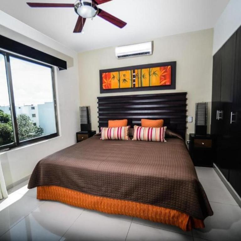 Encanto Riviera - Family Room with Terrace - 7
