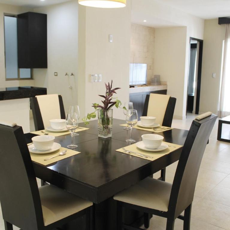 Encanto Riviera - Family Room with Terrace - 12