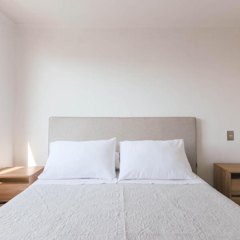 Golden Nomad 2D Barrio Italia - Two-Bedroom Apartment - 17