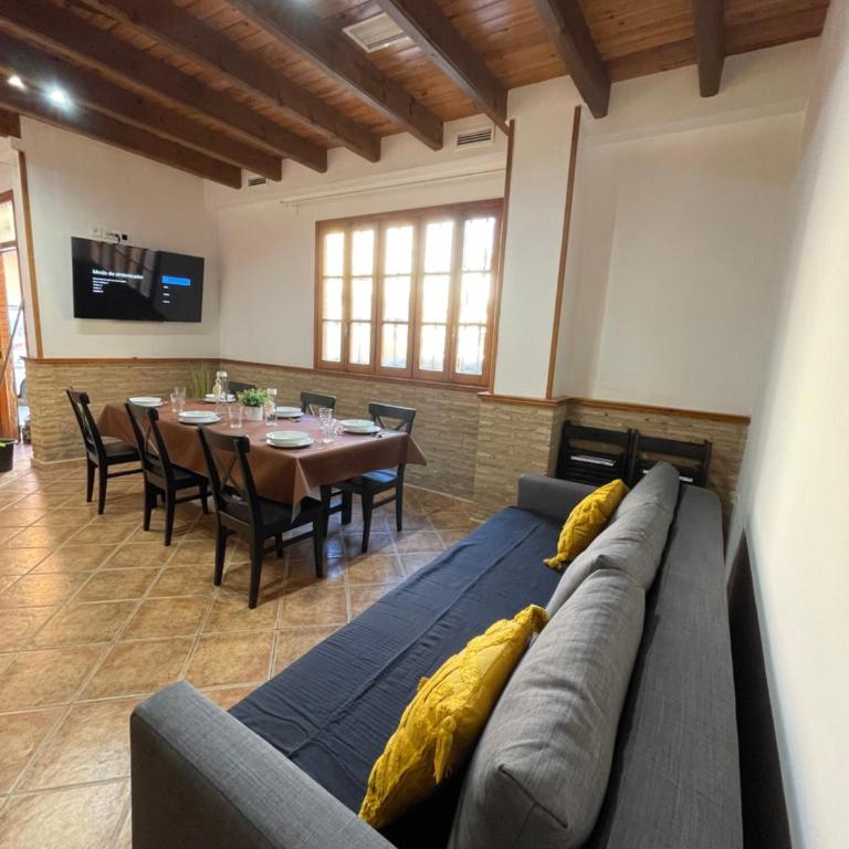 UIM Planta baja Canovas del Castillo, PLAYA WIFI - Two-Bedroom Apartment - 7