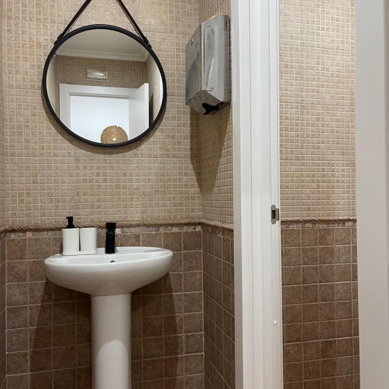 UIM Planta baja Canovas del Castillo, PLAYA WIFI - Two-Bedroom Apartment - 16