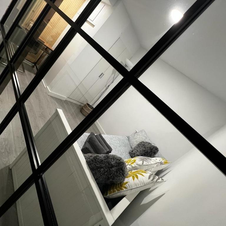 BEST FLAT NEAR REAL MADRID STADIUM - Two-Bedroom Apartment - 17