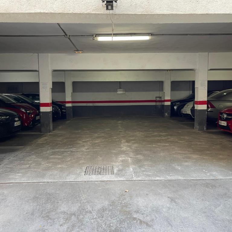 BEST FLAT NEAR REAL MADRID STADIUM - Two-Bedroom Apartment - 38