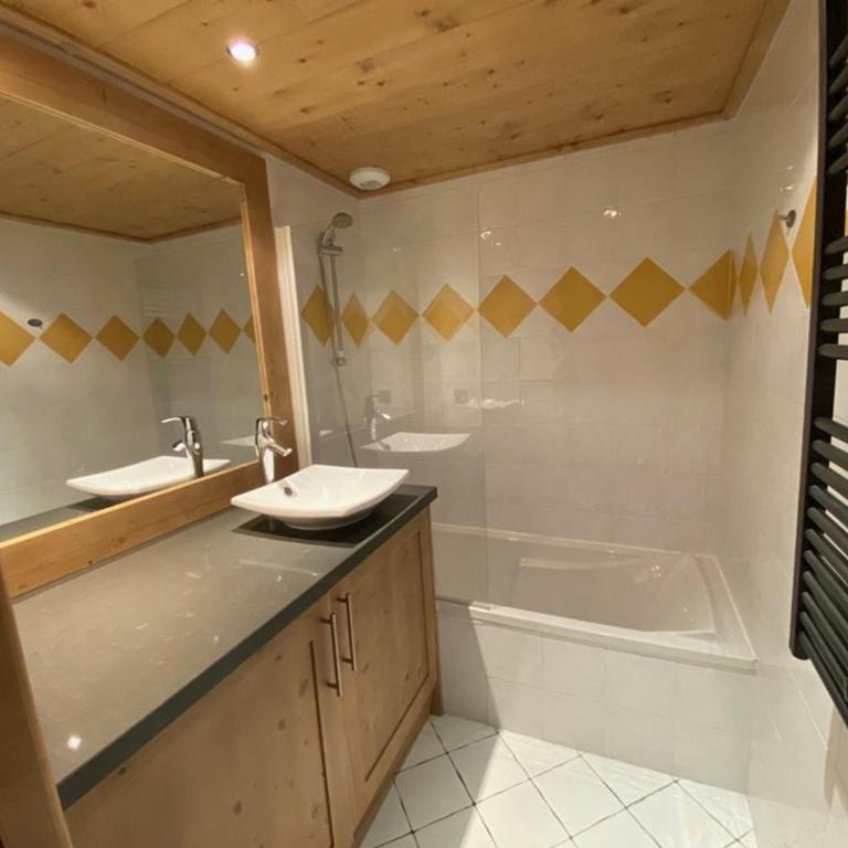 Appartement avec Terrasse, Jardin et Piscine Chauffée à Crest-Voland - 6 Pers. - FR-1-733-136 - Apartment - 6