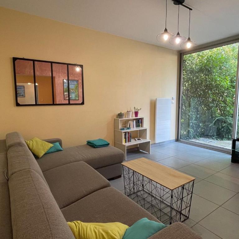 Aix-les-Bains T3 avec terrasse, parking et animaux permis - FR-1-555-91 - Apartment - 4