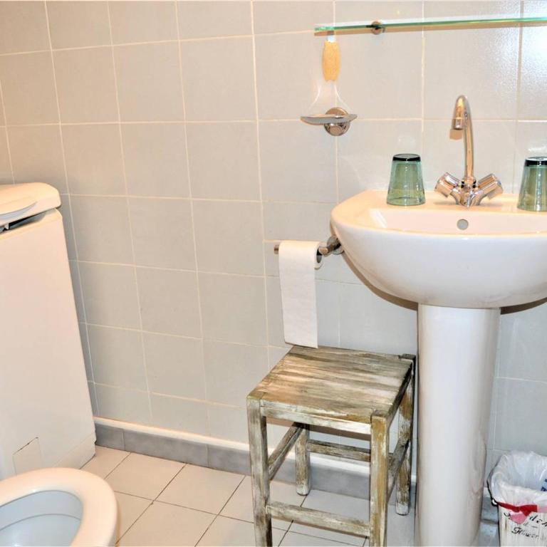 Studio mezzanine avec piscine, parking - 4 pers - Cavalaire - FR-1-226B-166 - Apartment - 6